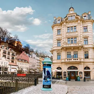 Menuet , Karlovy Vary Česká republika